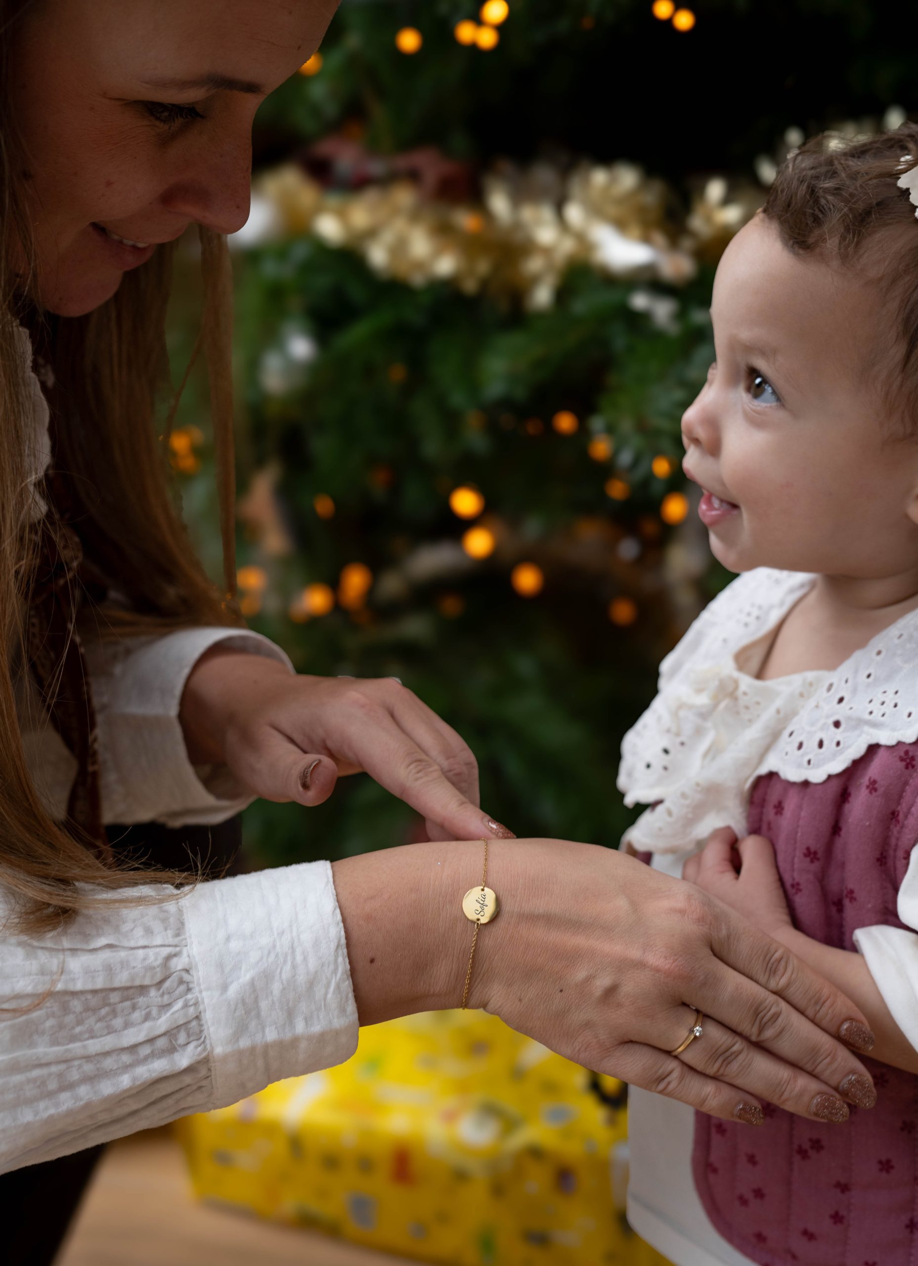 Gouden dames armband met graveerbaar schijfje